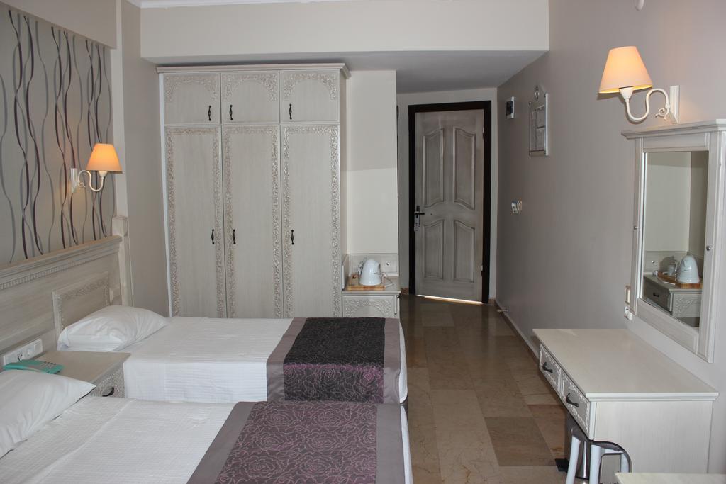 Bonjour Hotel Marmaris Quarto foto