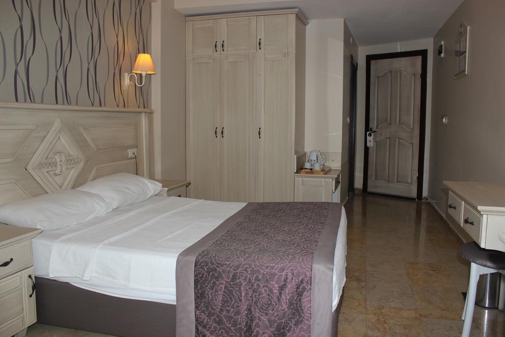 Bonjour Hotel Marmaris Quarto foto